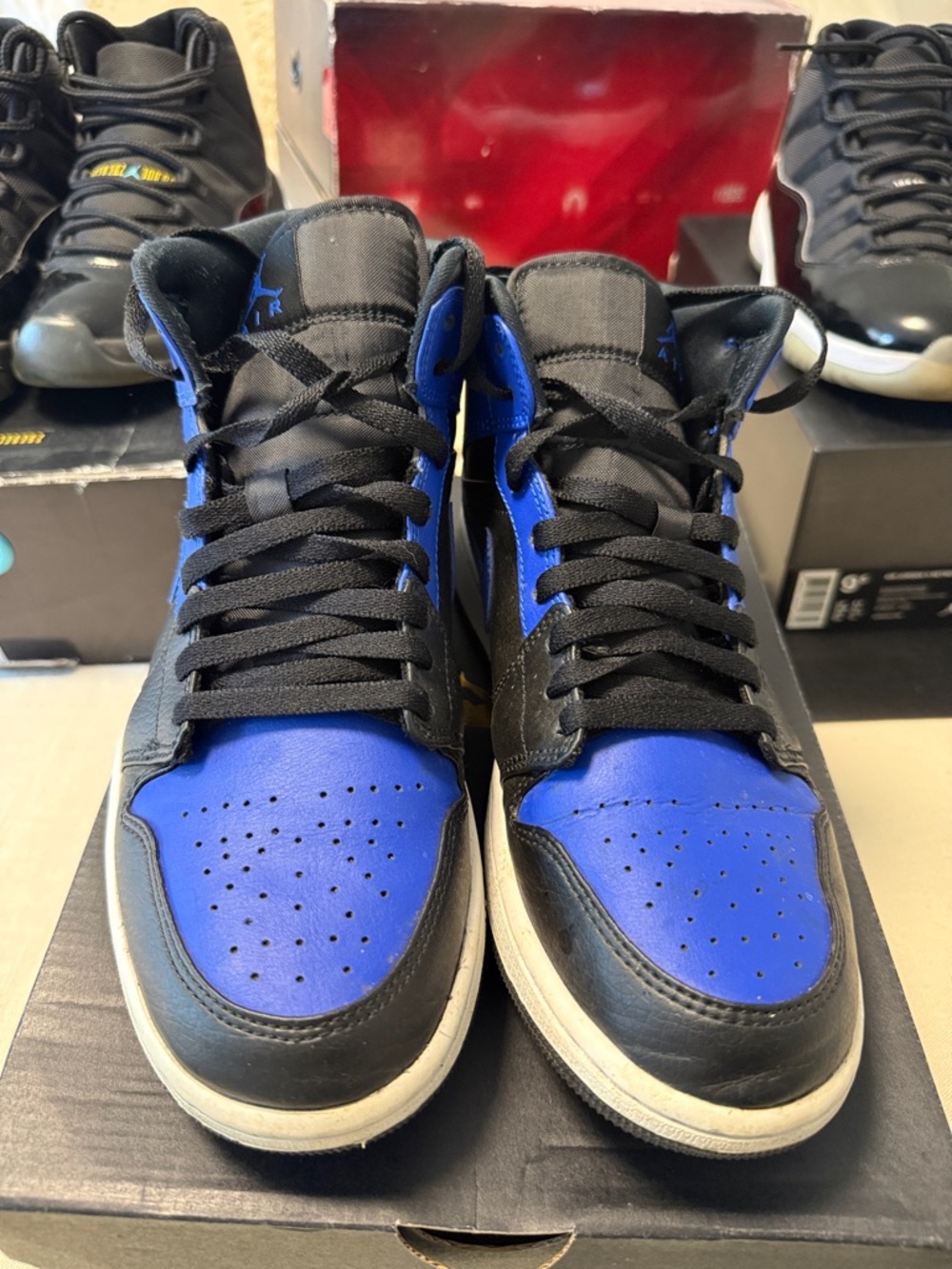 Jordan retro mid 1’s “ Royal Blue”